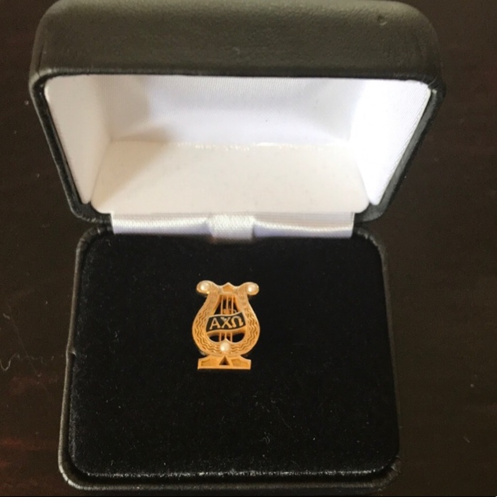 Axo pin